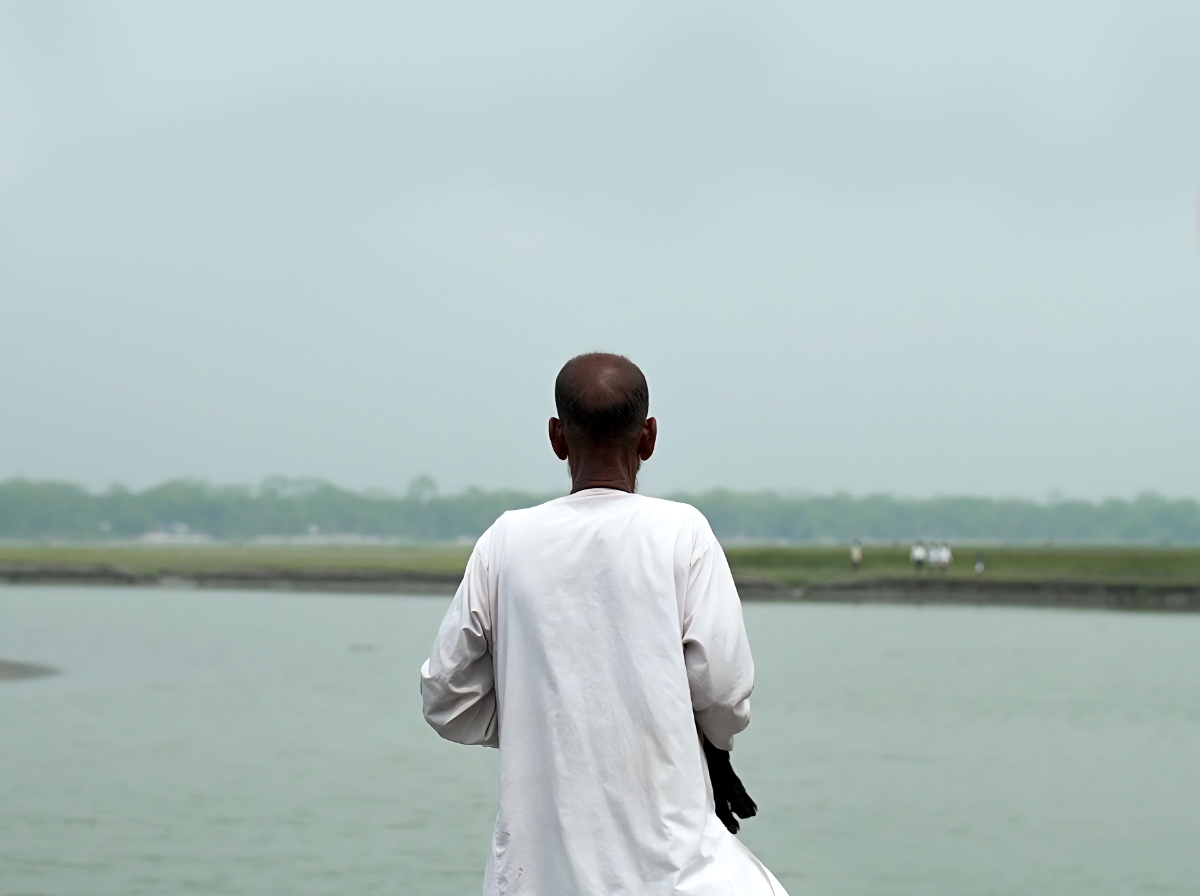 Ships Sail on Dulu Aladar's Land